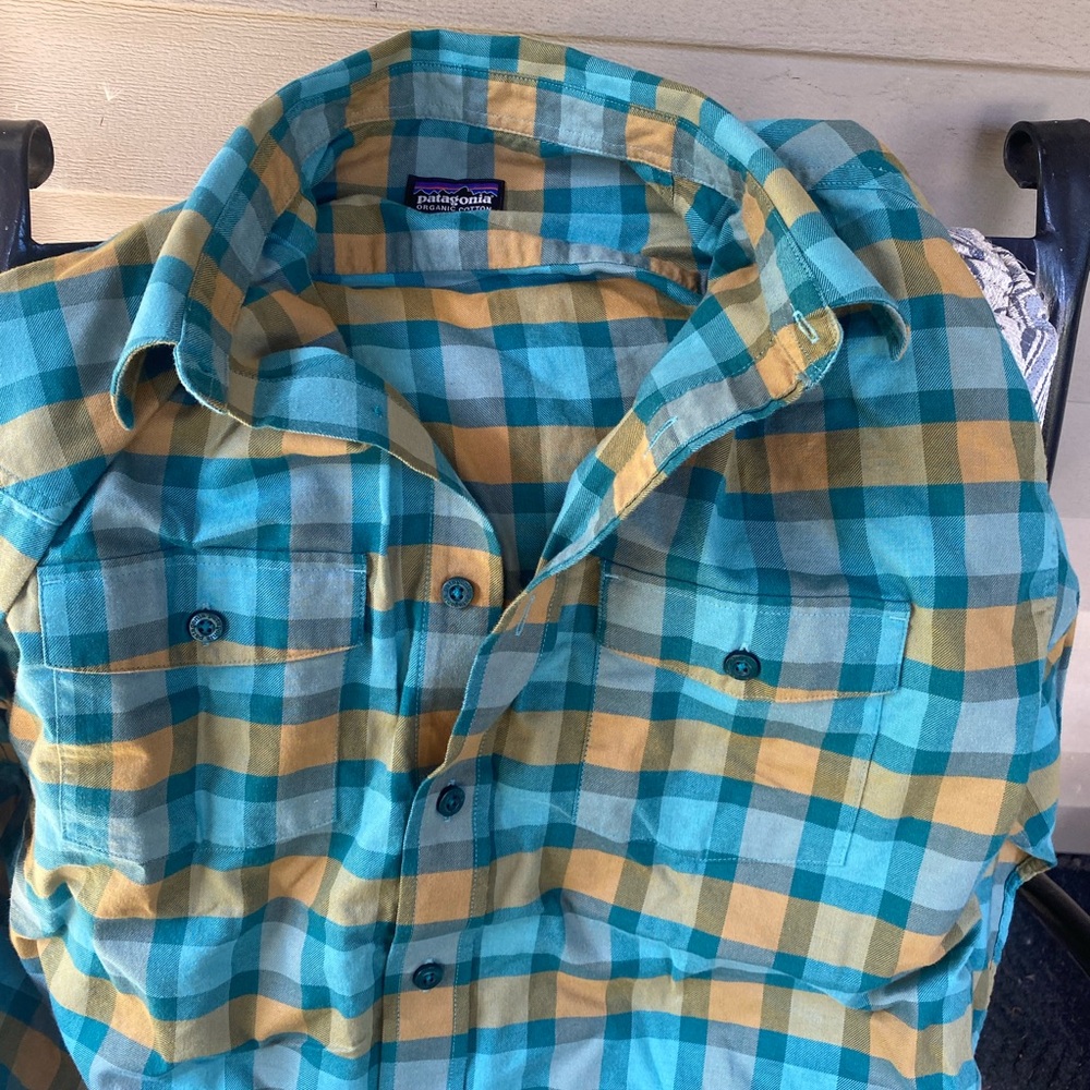 Patagonia organic cotton shirt size large pristine checkered